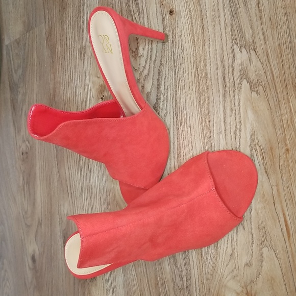 New York And Company Red Mule Heels - Picture 2 of 9